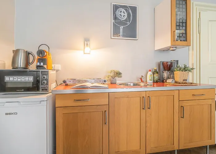 Karmelitska 2 Luxury 1B Apartment